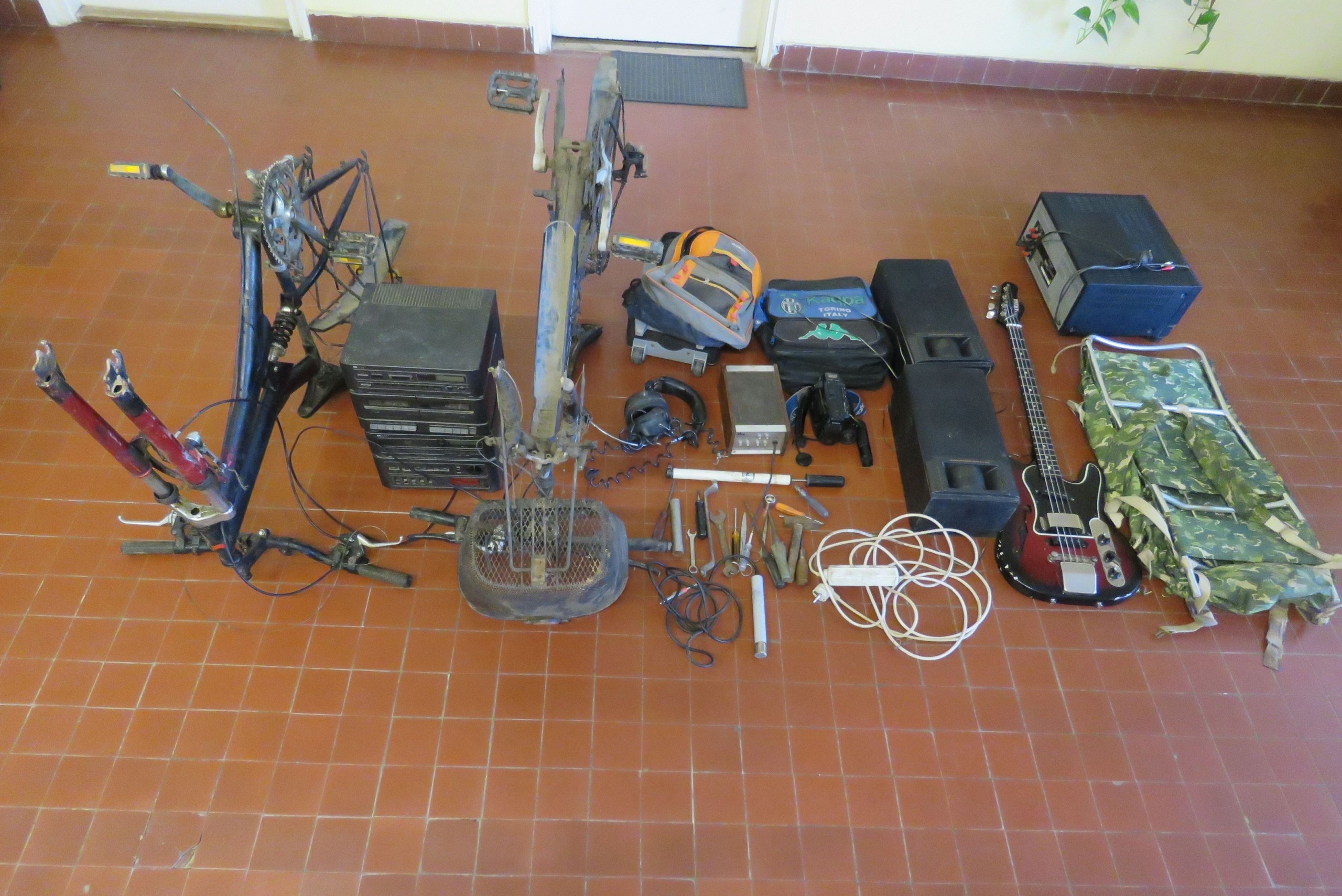 Elfogták a nyírmadai lakatlan házba betörő fiatalokat