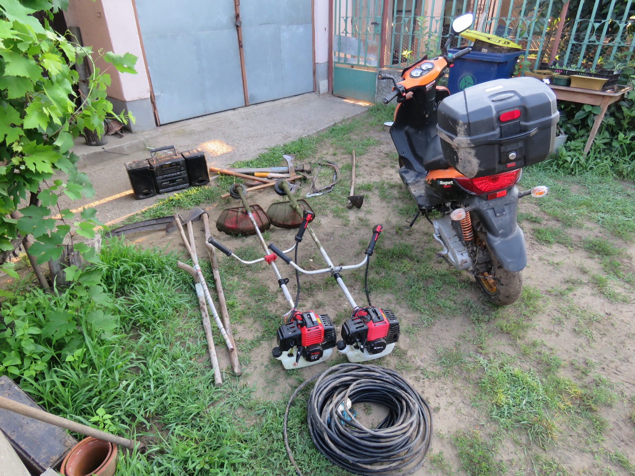 A rendőrök elfogták a lopással gyanúsítható nyírcsaholyi fiatalokat