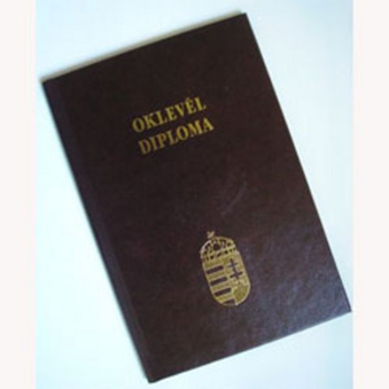 Már másfél ezer diplomát kipostázott a Nyíregyházi Egyetem