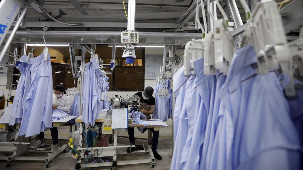 Elmaradt bérükért demonstráltak a vásárosnaményi ruhagyár dolgozói