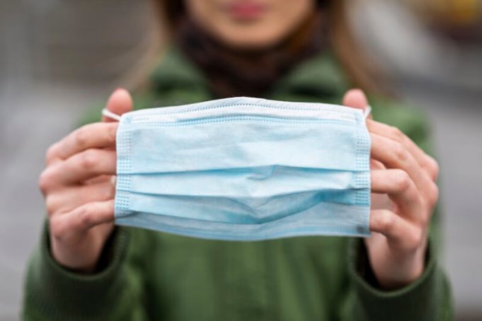 Lazul a maszk viselési fegyelem Nyíregyházán is