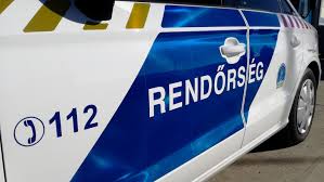 Két autó ütközött hétfő este a Szarvas utcán