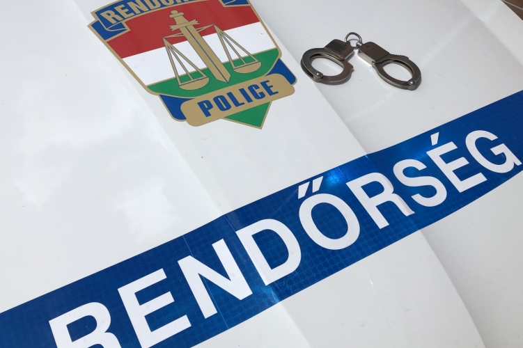 Készpénzt loptak egy autóból Mátészalkán