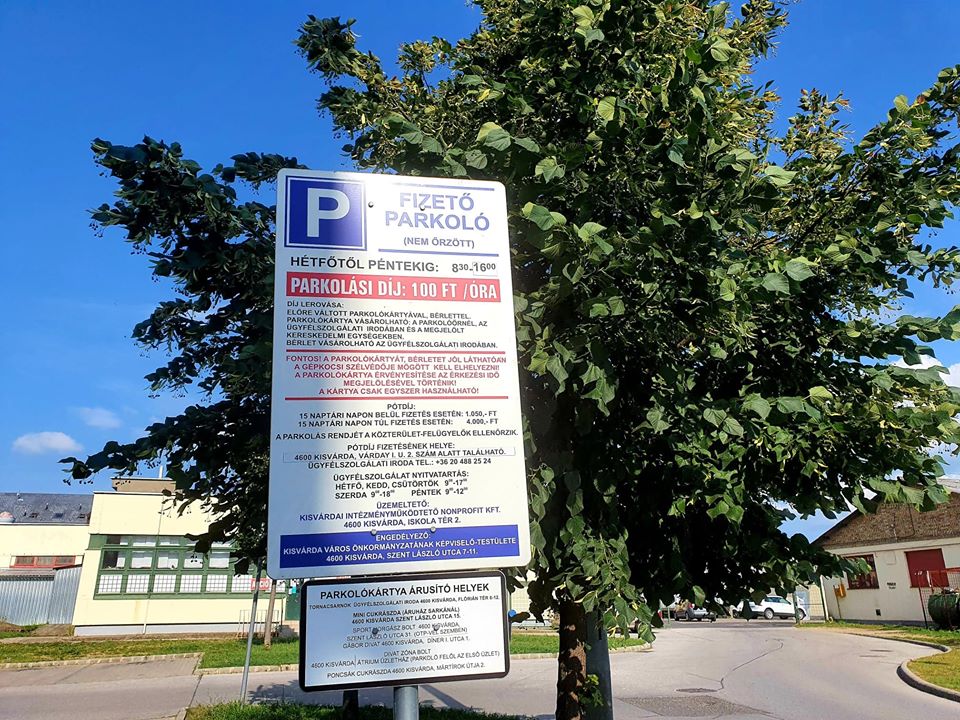 Változik a parkolási rend Kisvárdán!
