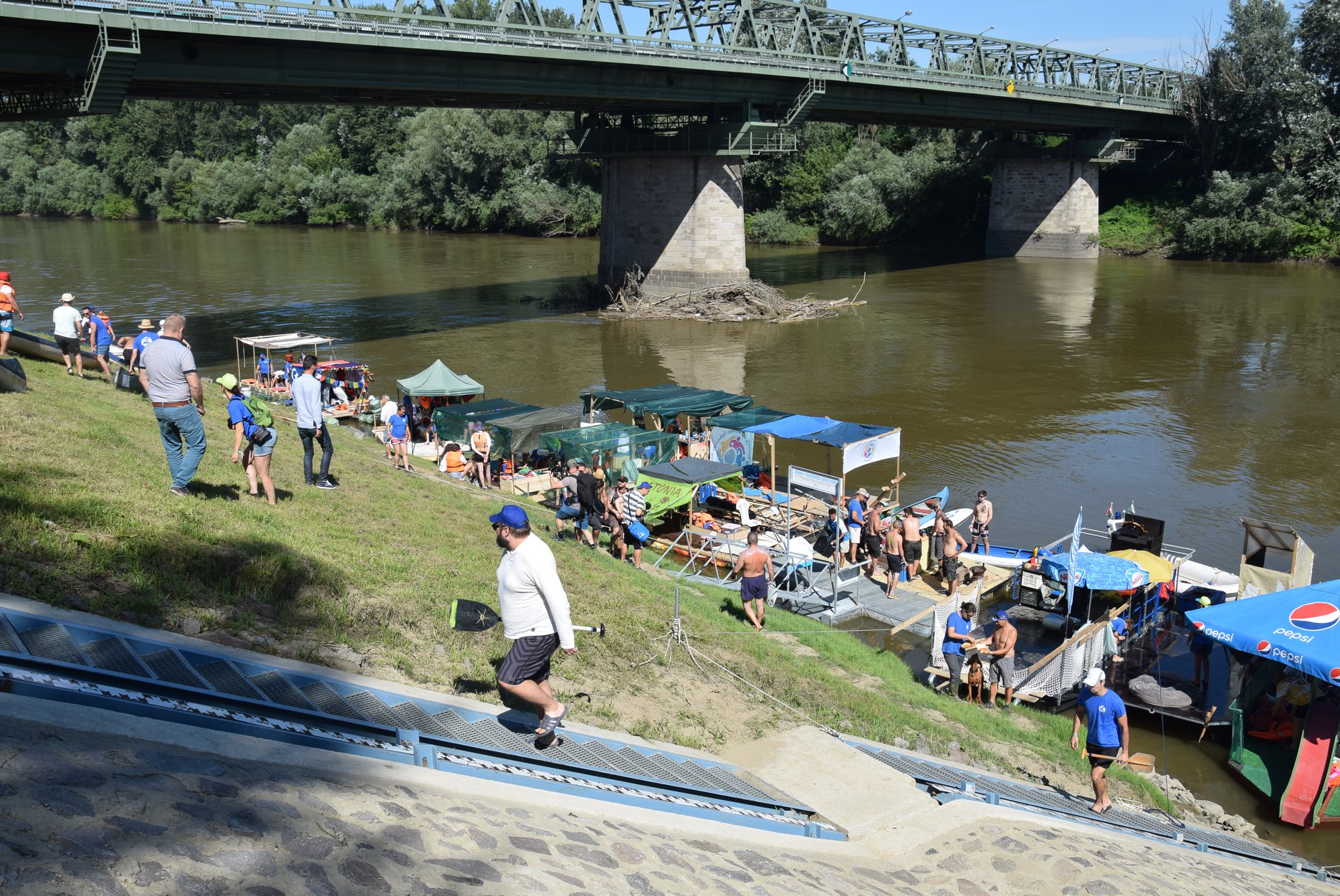 Elrajtolt az idei tiszai PET Kupa mezőnye Záhonyból