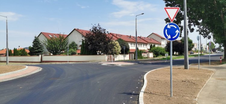 Hamarosan elkészül a Család utca-Szalag utca körforgalma