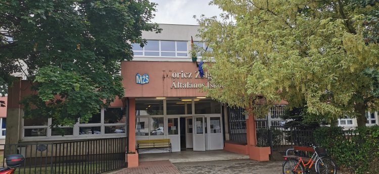 Nem kímélték a vandál fiatalok a Móricz iskolát, még a feliratot is leverték