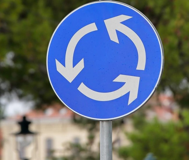 Célegyenesbe érkezett az új körforgalom építése