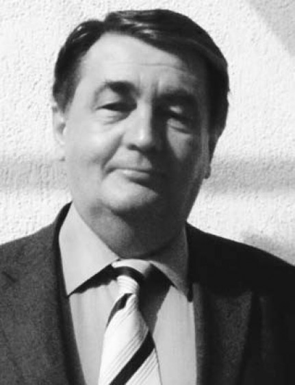 Elhunyt Ágoston László