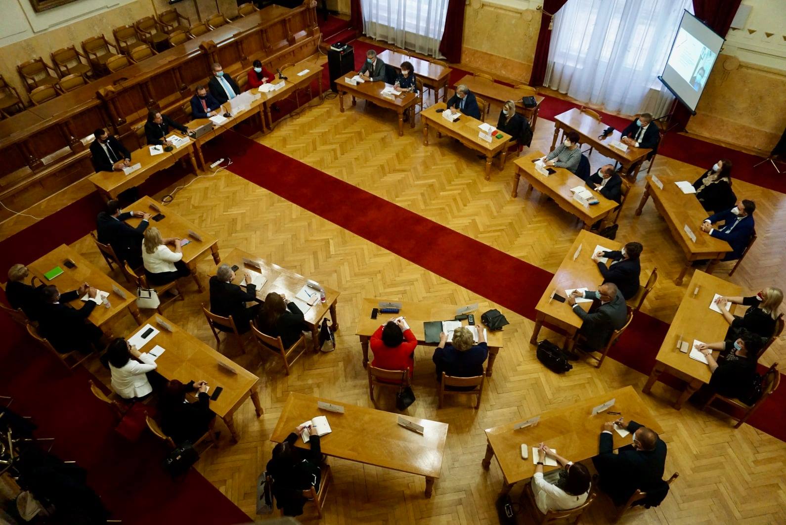 Kifejezetten jó megyénk közigazgatási ellátottsága