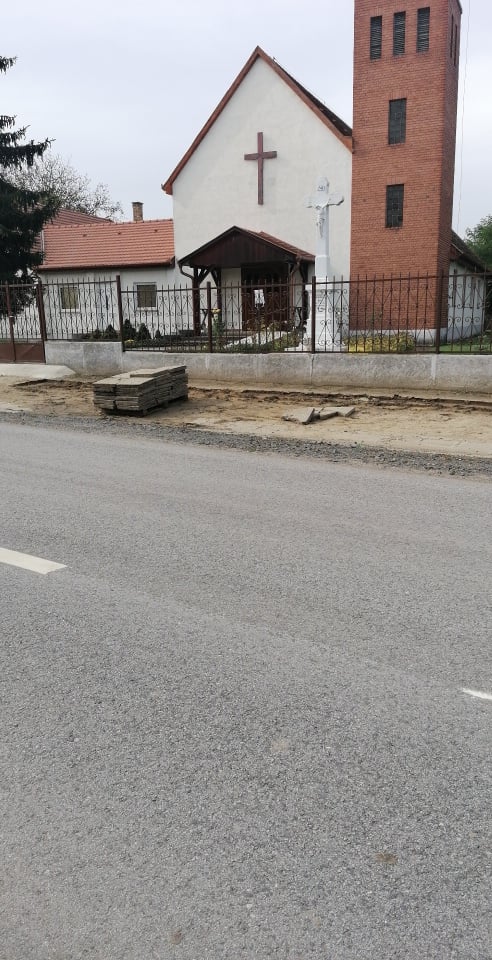 Járdafelújítás zajlik Nyírbogdányban