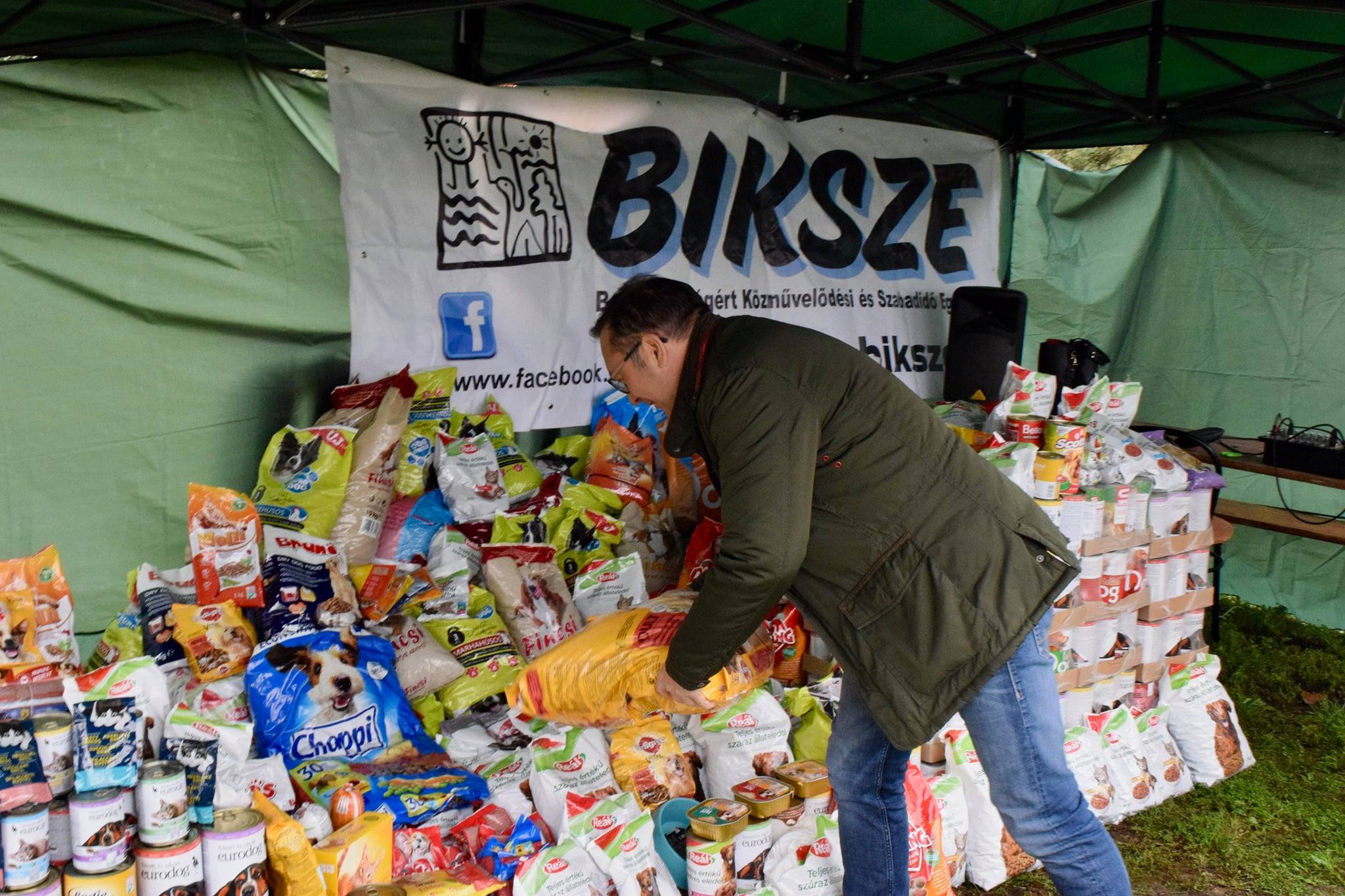 3,5 tonna adomány a megye állatotthonai számára