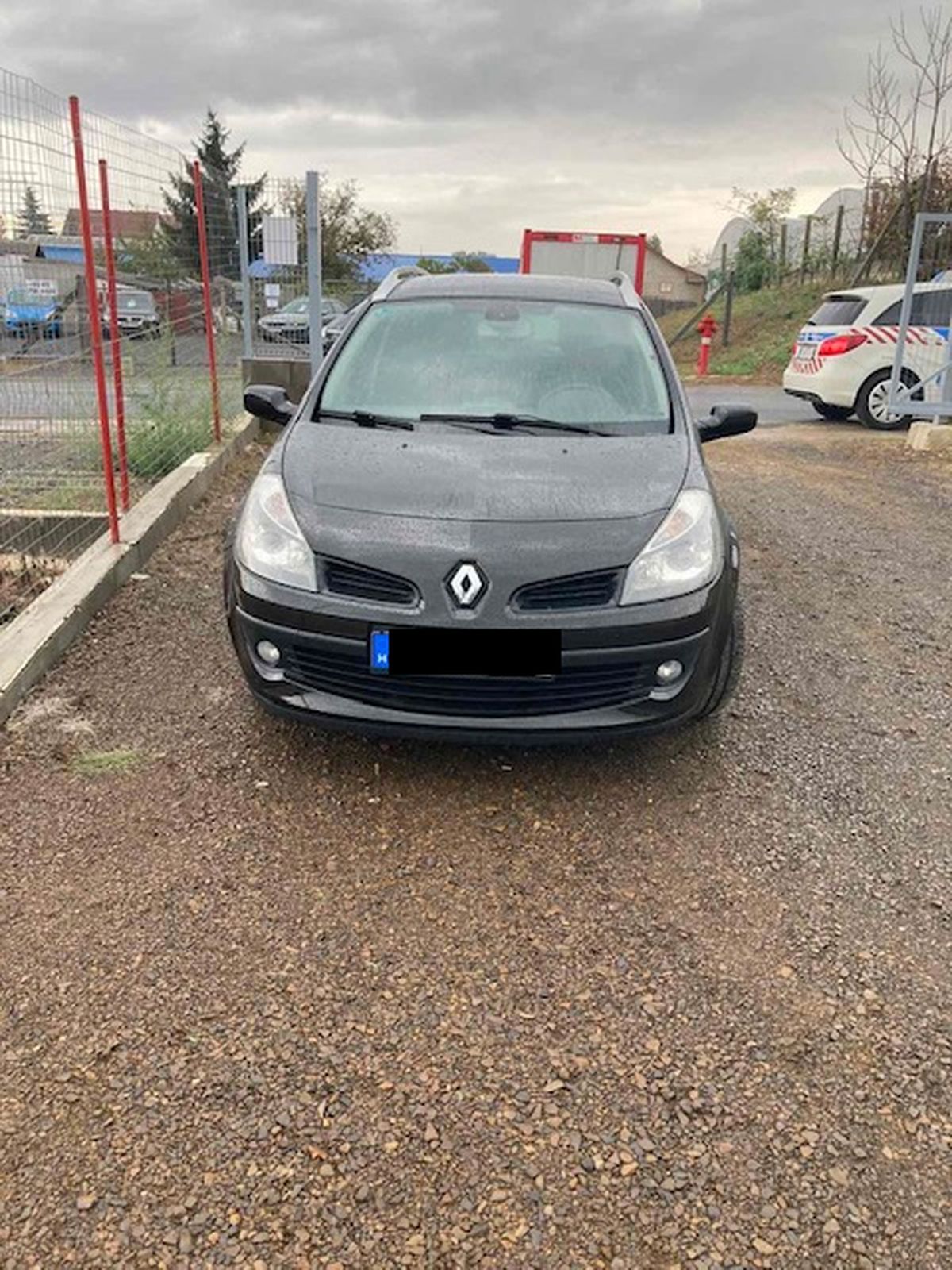 Nem stimmelt a rendszám, a rendőrök előállították a sofőrt