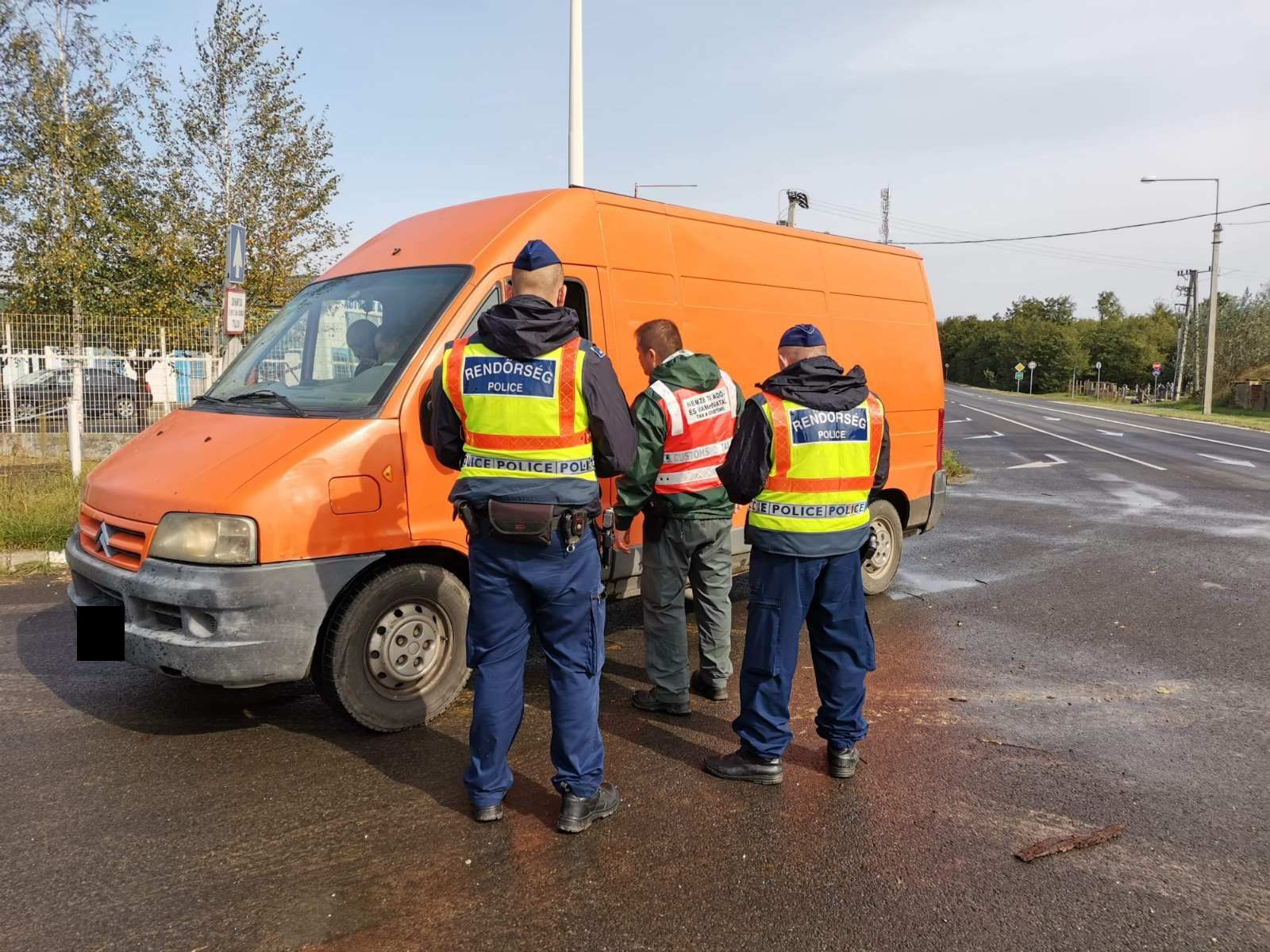 Közösen ellenőriztek a nyírbátori rendőrök és pénzügyőrök