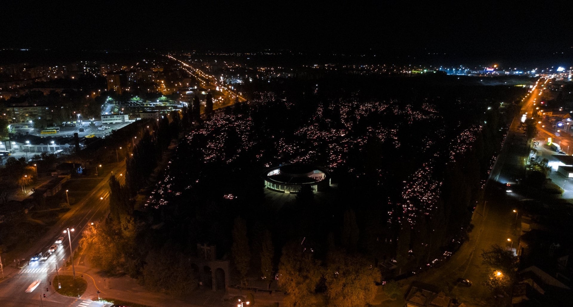 Több kisebb felújítást végeznek a város temetőiben