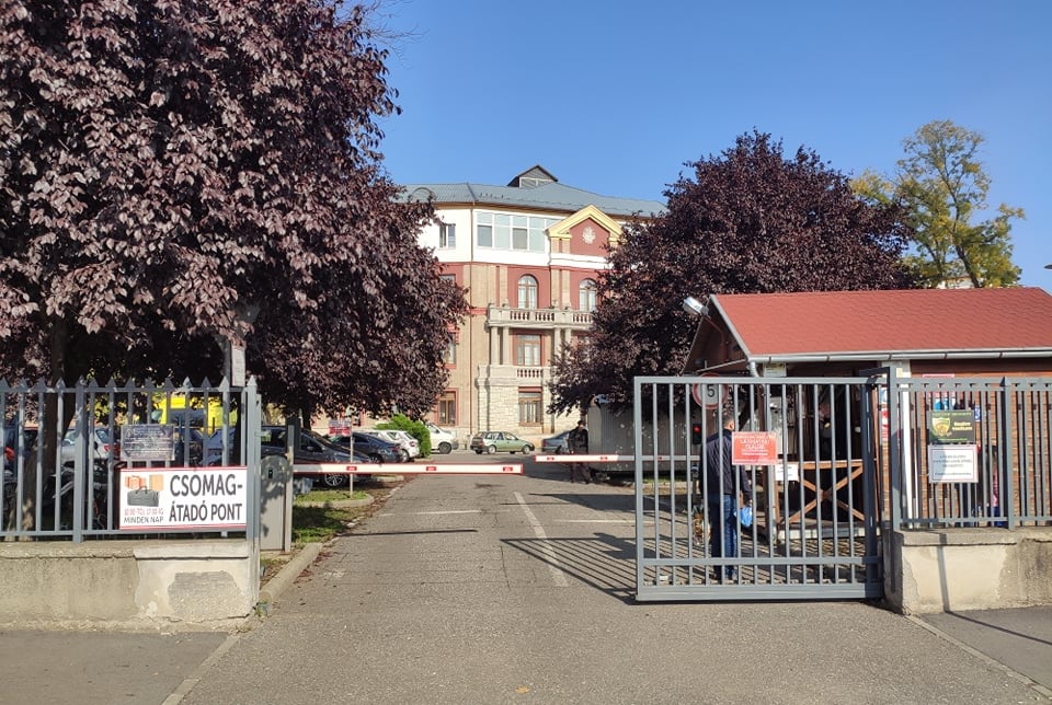Megváltozott a csomagleadás helye a Jósa András kórházban