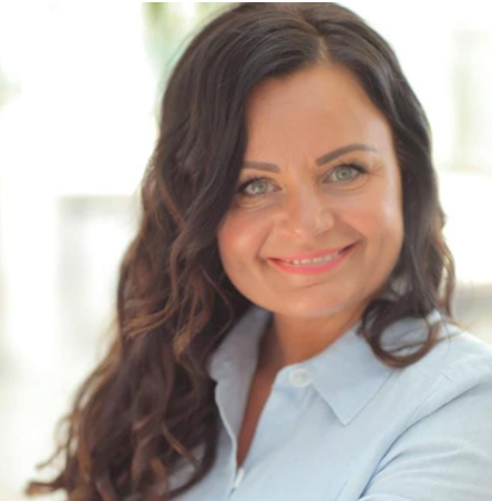 Érdekes beszélgetésnek lehetnek részesei a Bencs Villa látogatói