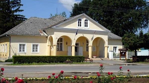 Közel 80 milliót költöttek a dombrádi Művelődési Házra