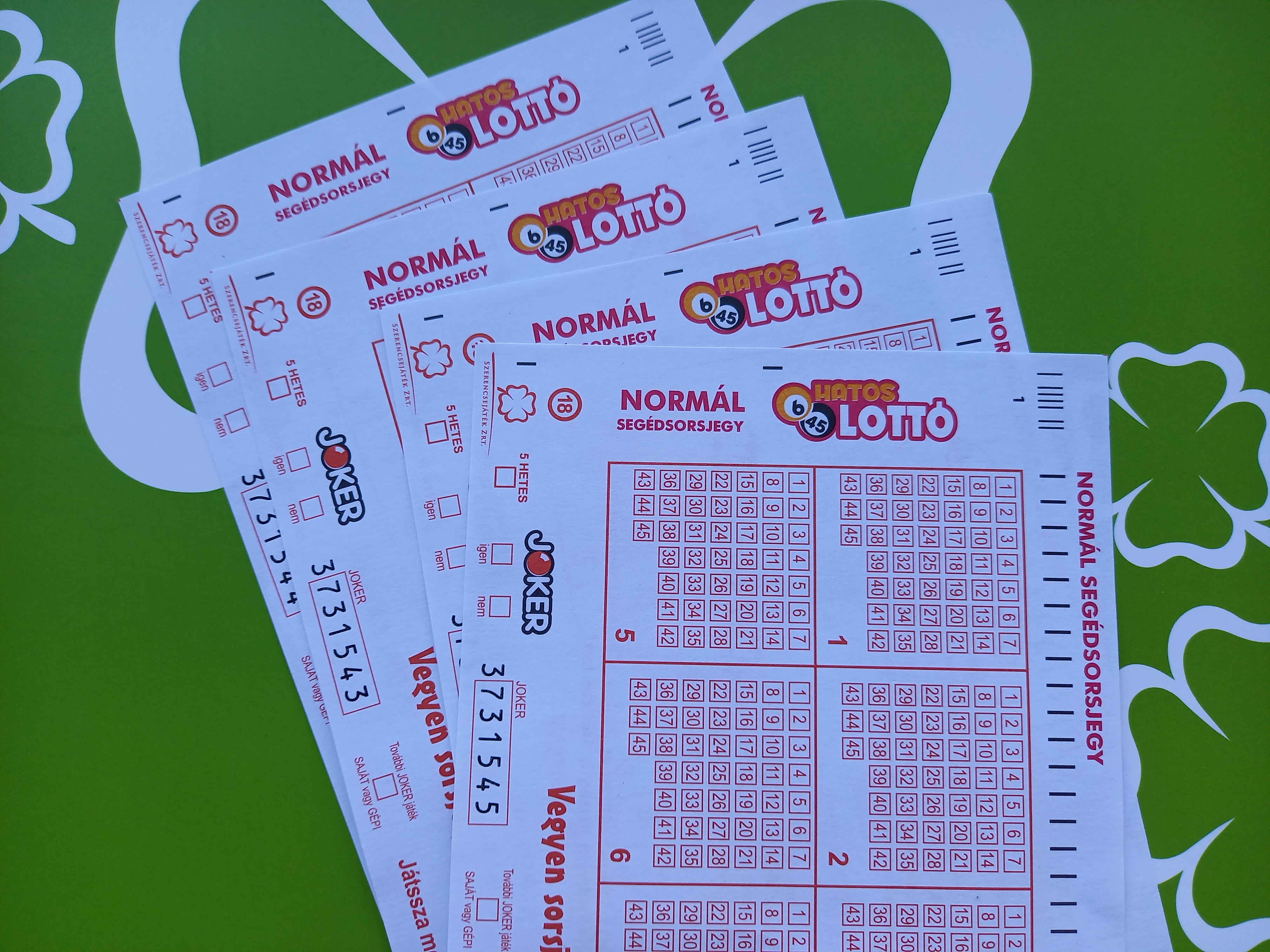 Beindult a lottóturizmus, a rekordközeli magyar főnyereményre hajtanak