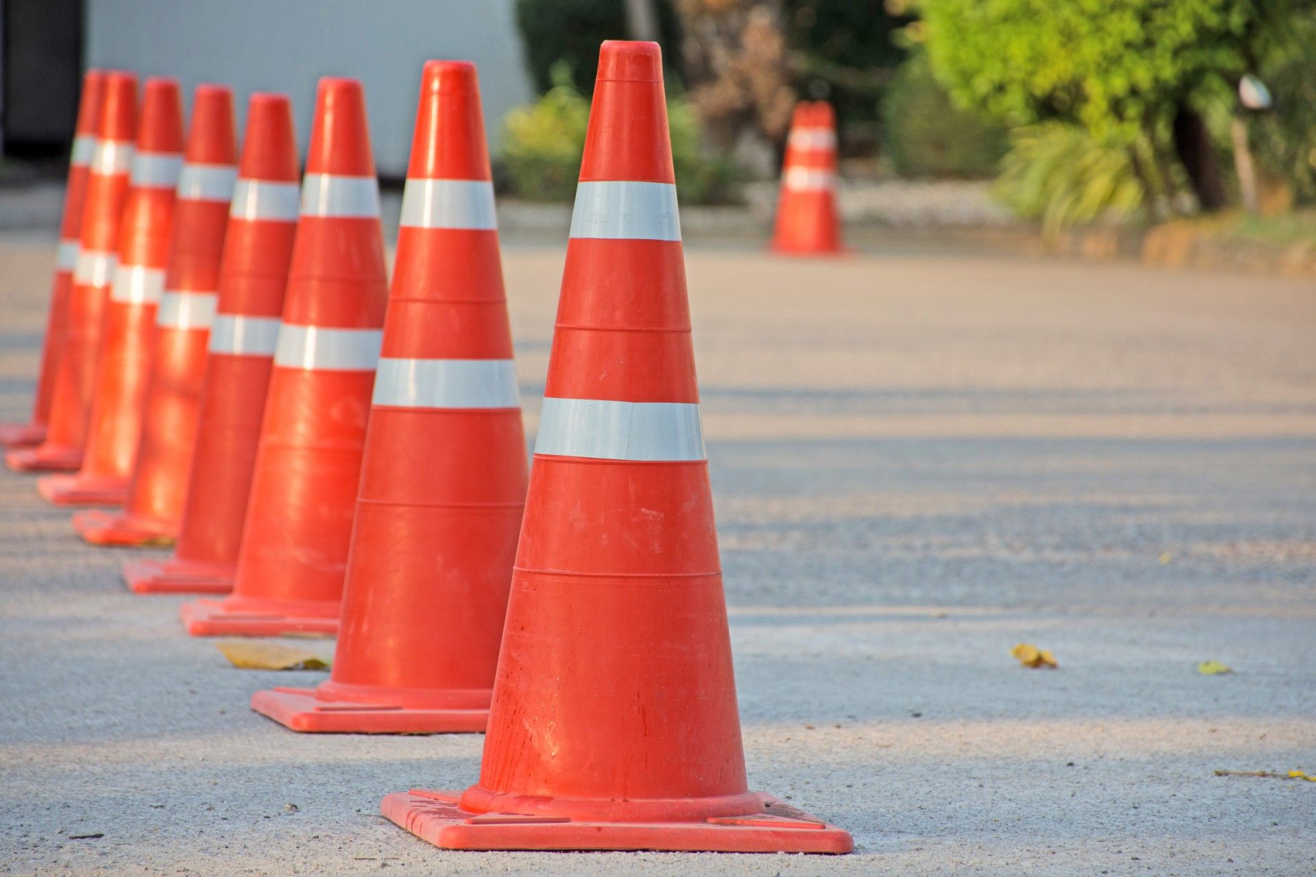 A 33-as főúton forgalomkapacitás növelés miatt behajlás mérést végeznek