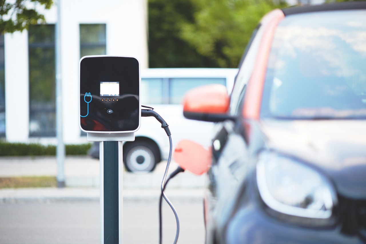 Látványosan nő az érdeklődés az elektromos autók iránt