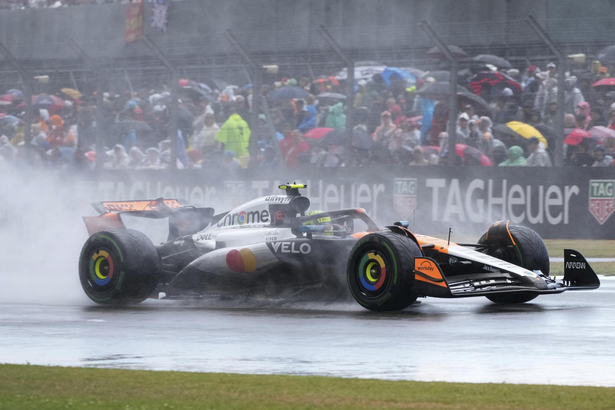 Lando Norris újra győzött, Hülkenberg először dobogón