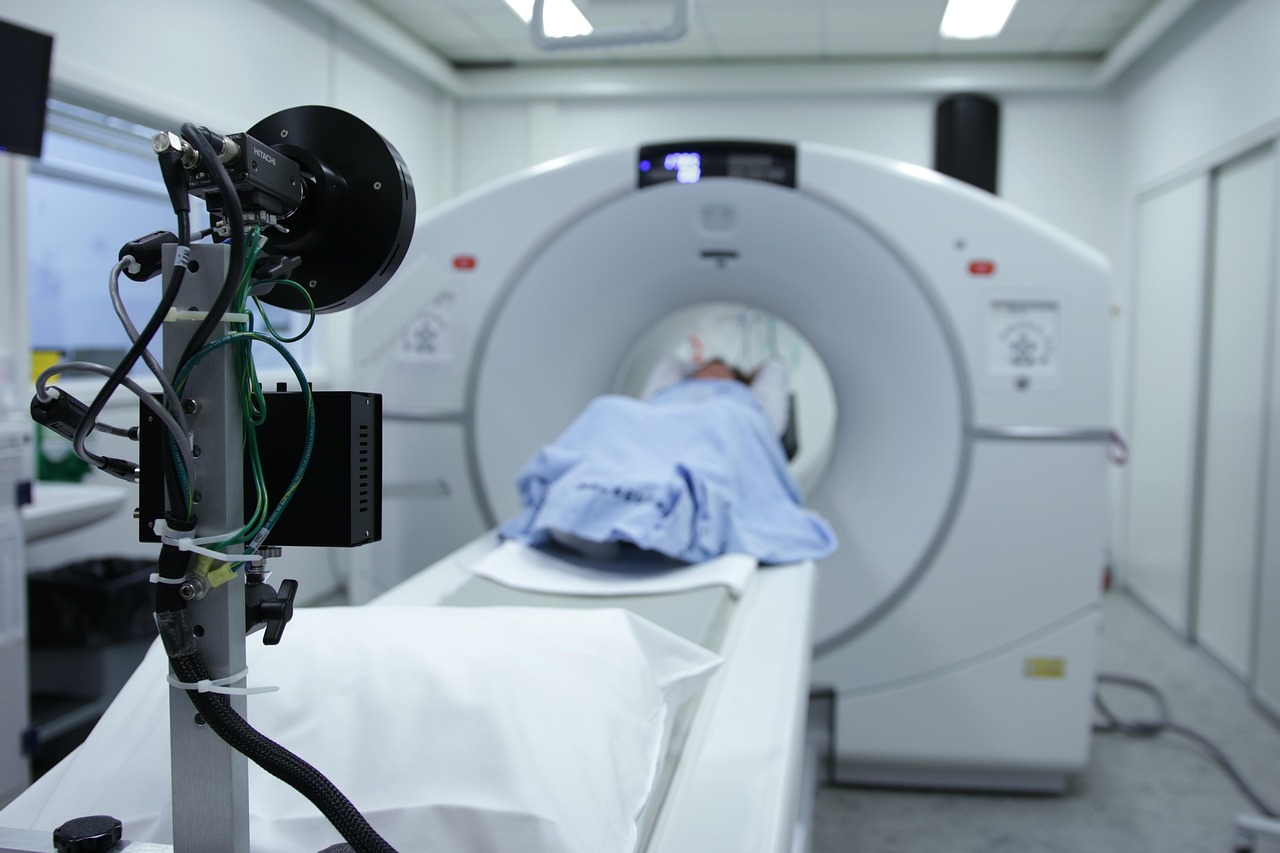Új MR képalkotó gépek jönnek a Debreceni Klinikai Központba és a Nyíradonyi Járásba