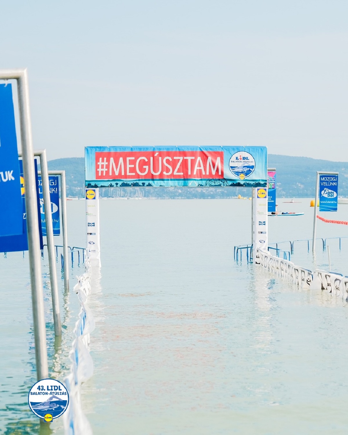Elhalasztották Balaton-átúszást