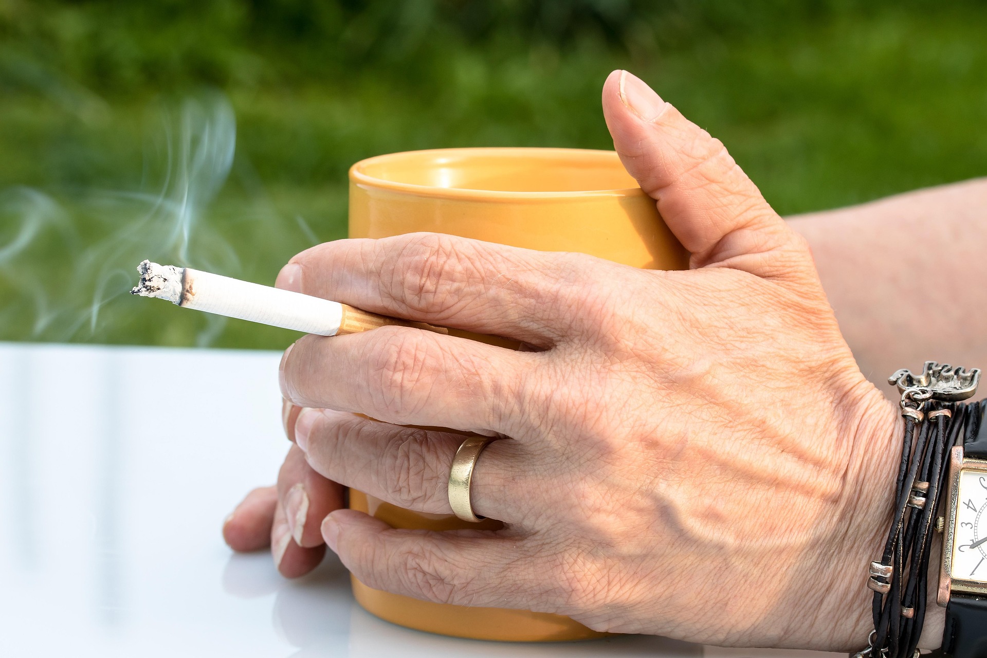 Drámaian drágulhatnak a cigaretták