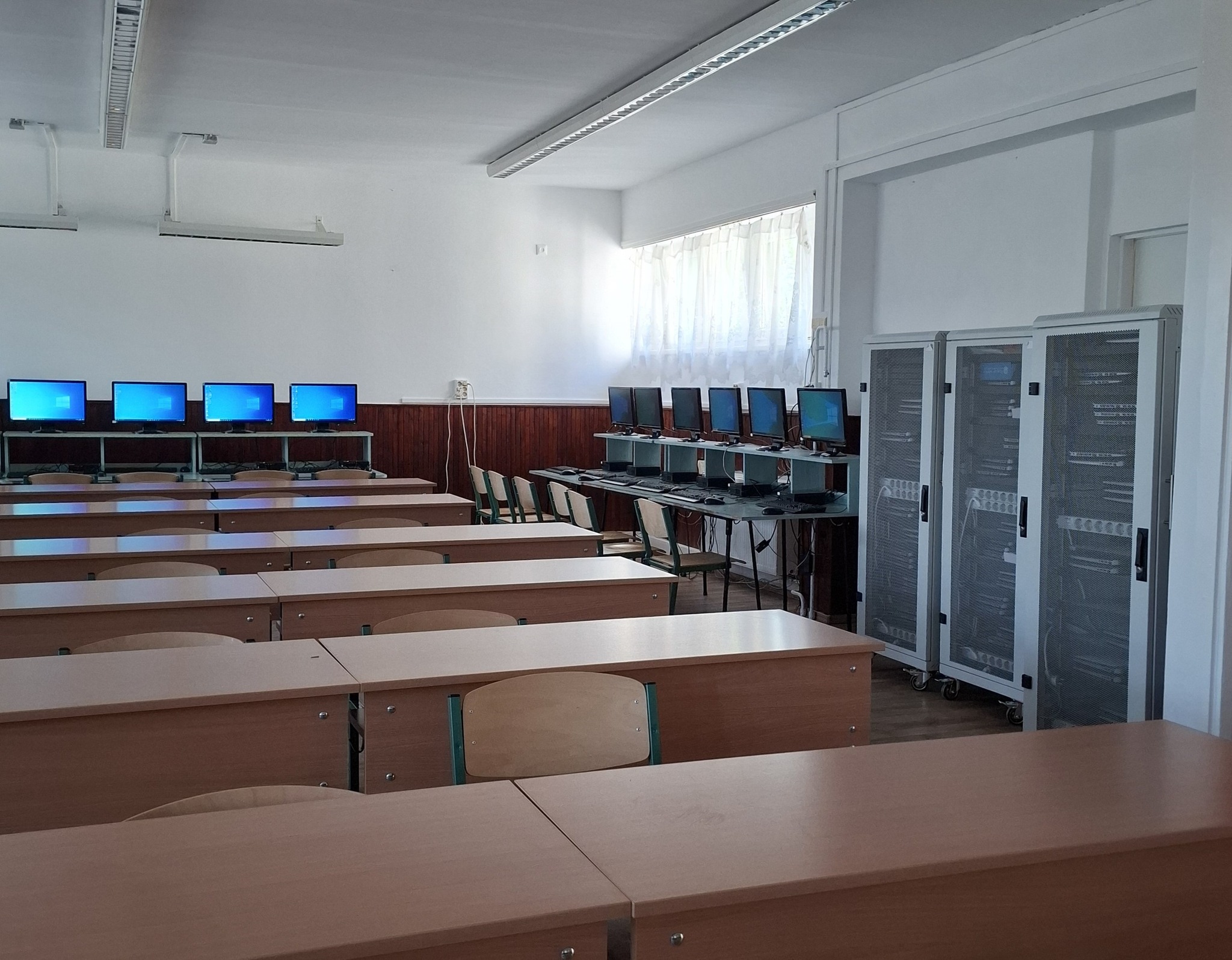 Megújult a Kazinczy Ferenc Általános Iskola informatika terme