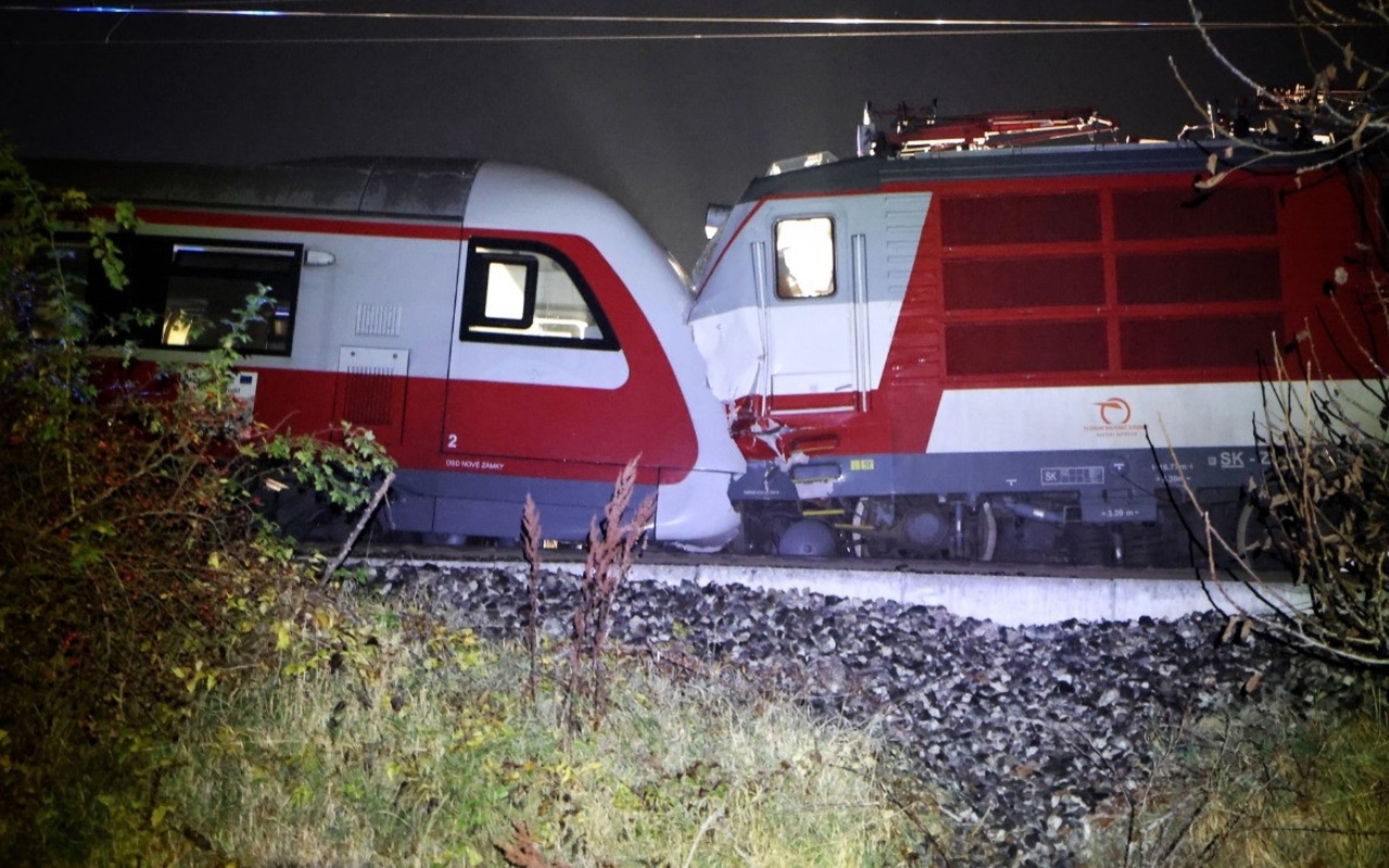 79 sérült a szlovákiai vonatbalesetben