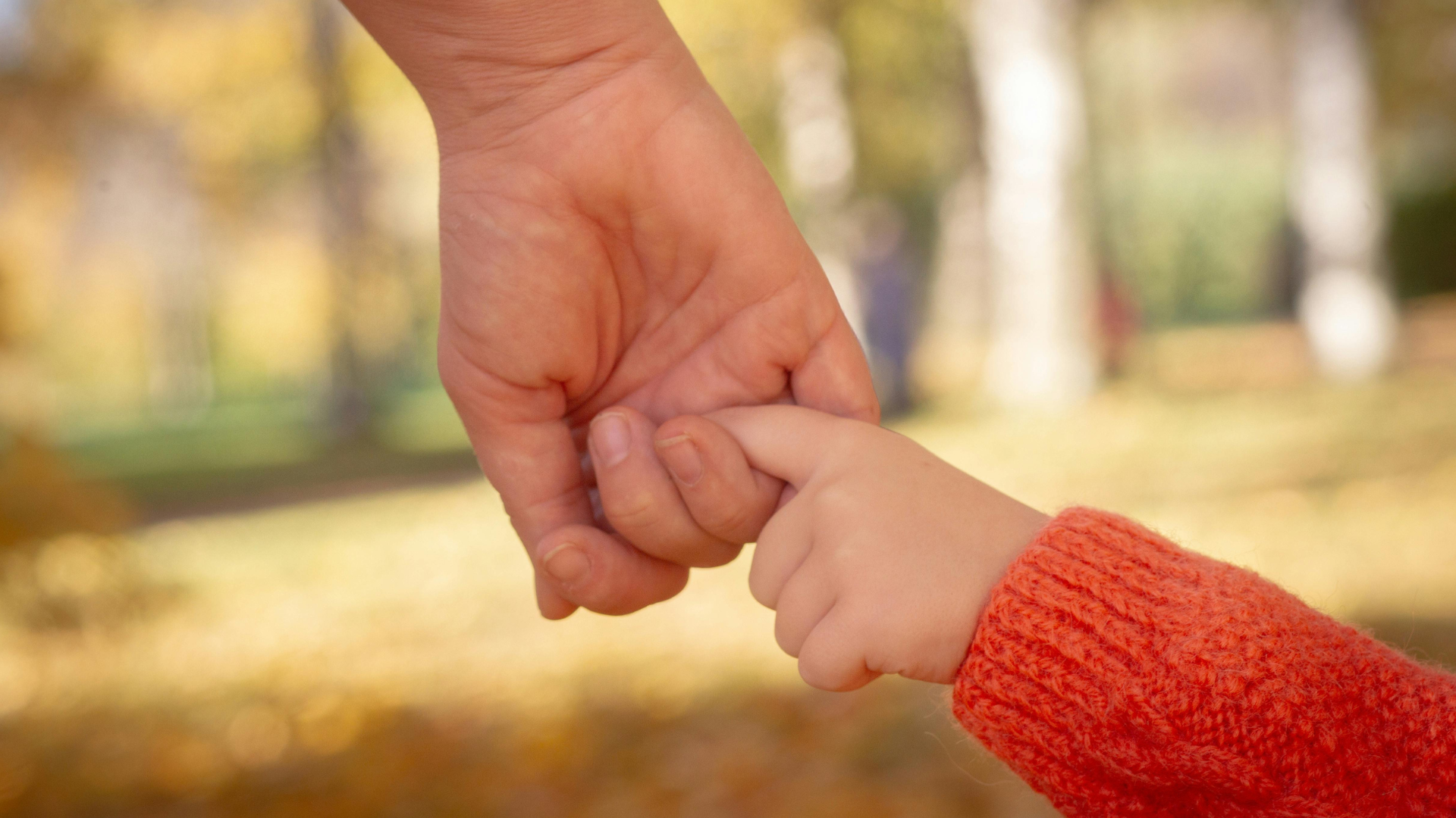 Duplájára emeli a kormány a nevelőszülők juttatását