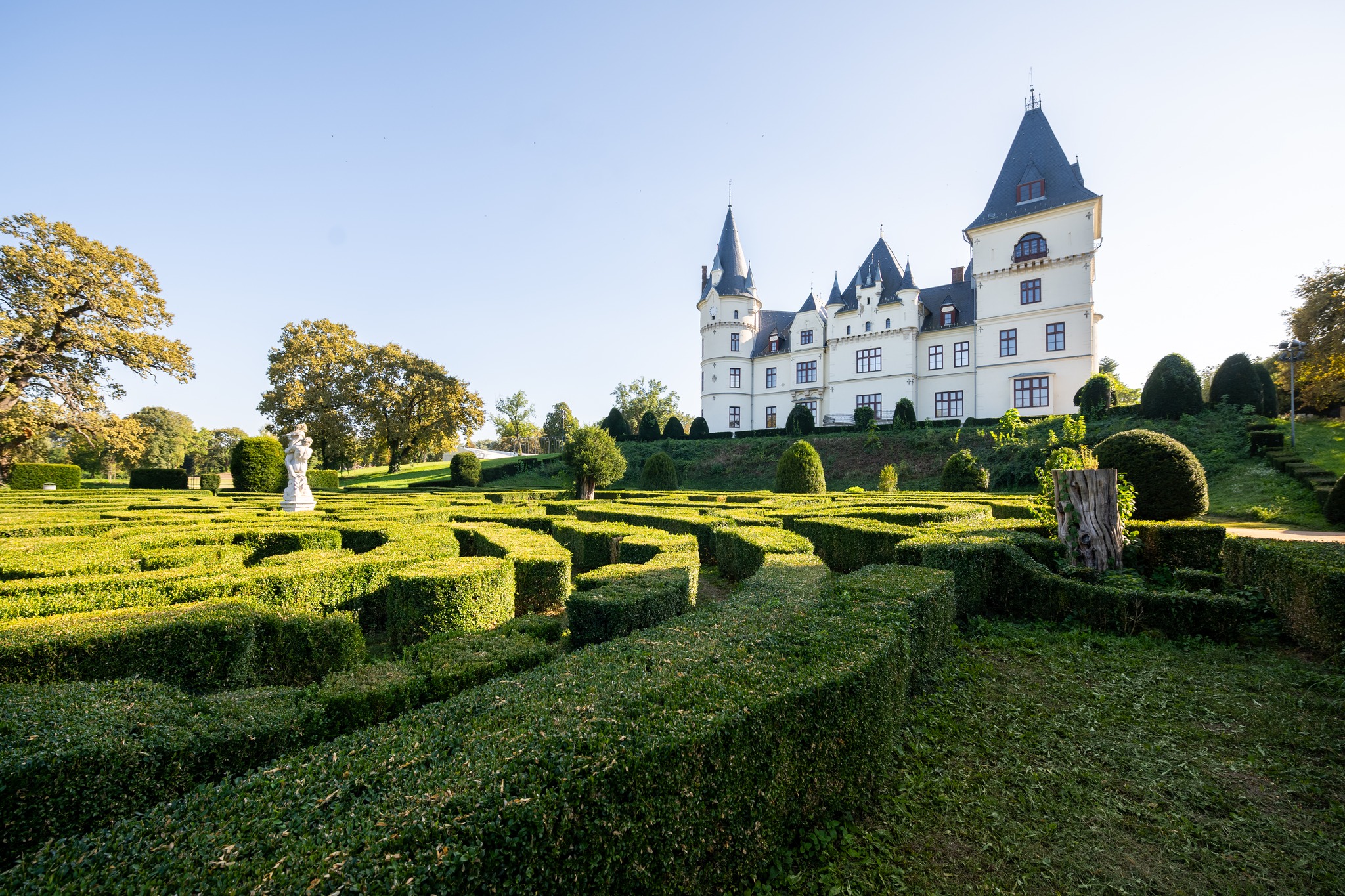 Debreceni cég újítja fel a Tiszadobi Andrássy-kastély parkját