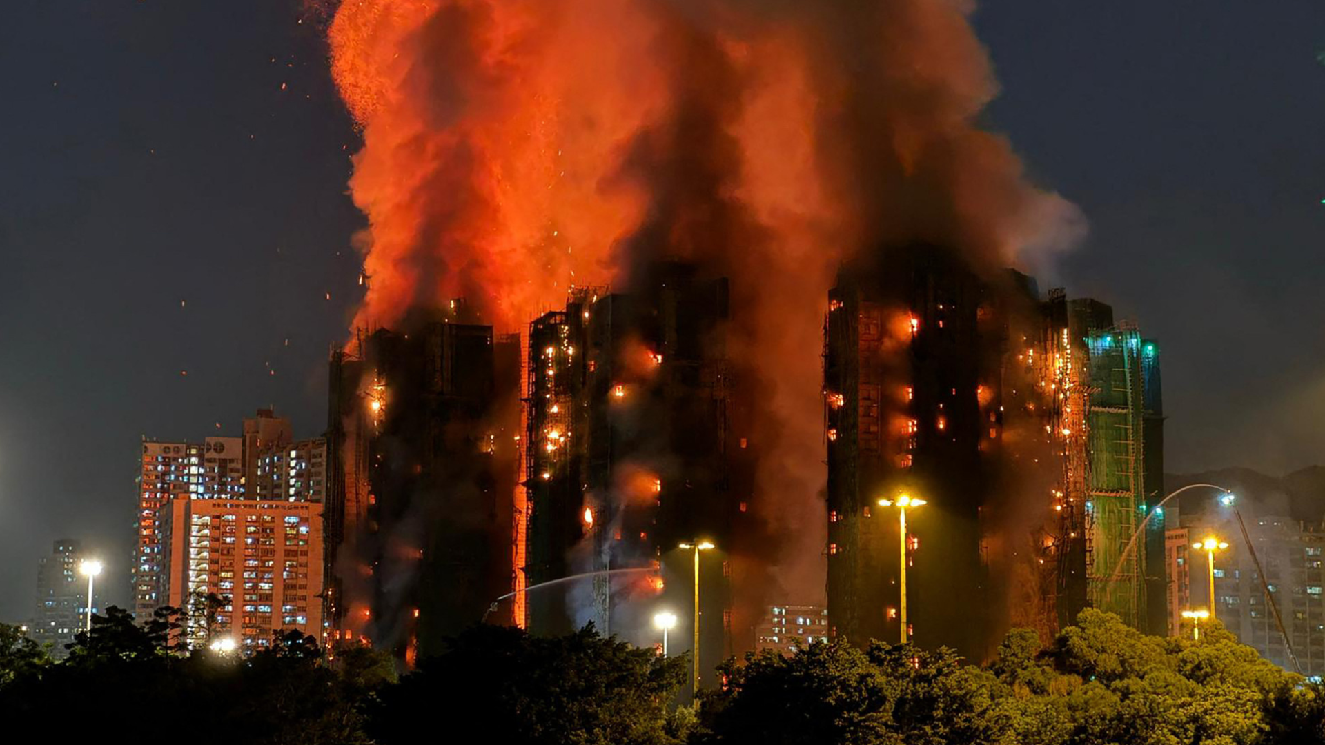 44 halottja van a hongkongi tűzvésznek
