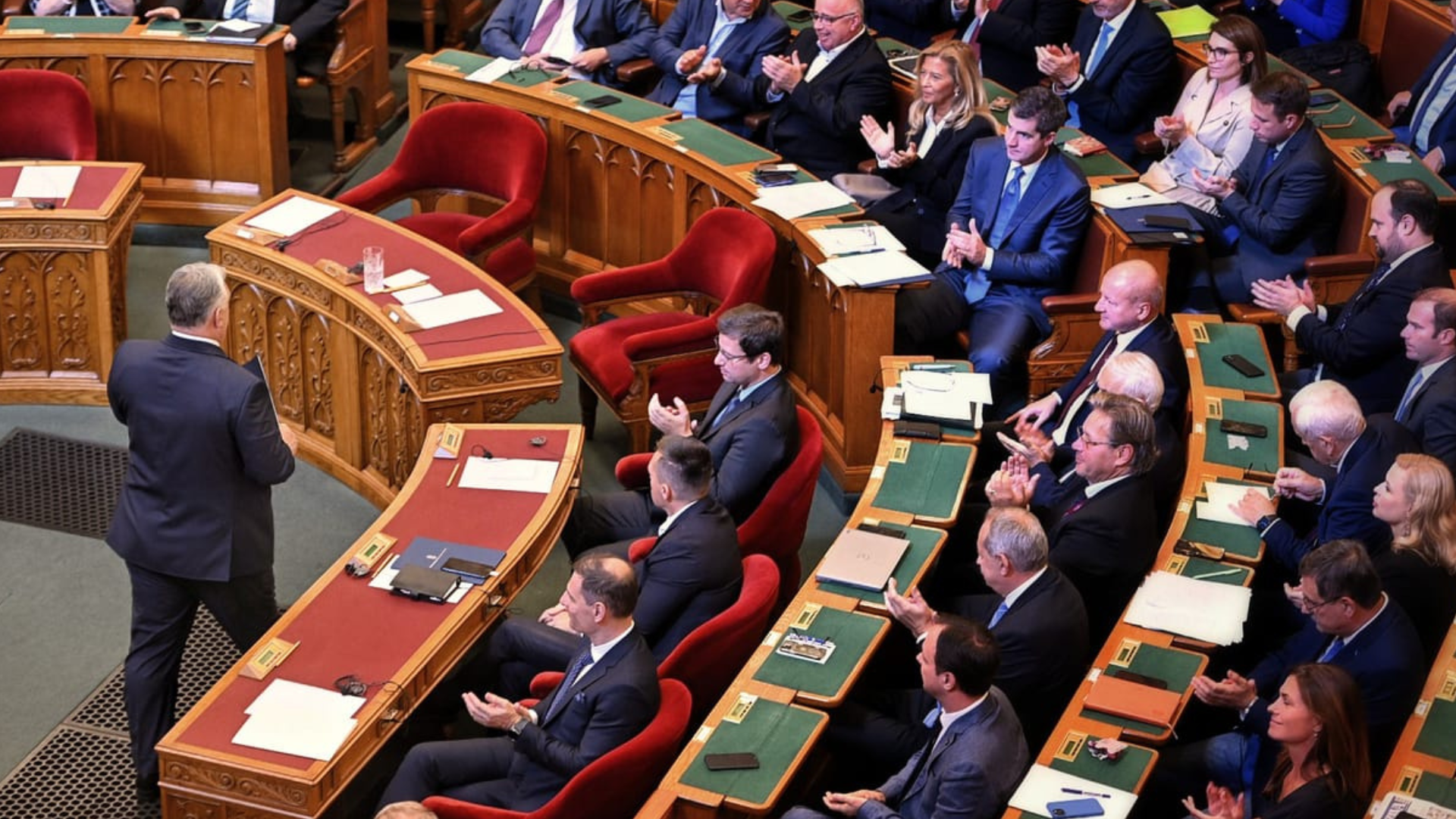 Rendkívüli ülésekkel zárja az Országgyűlés az évet a fővárosi segélyhitel miatt