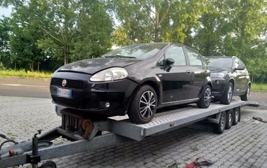 Körözött autót foglaltak le a rendőrök a csengersimai határátkelőhelyen