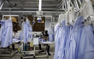 Elmaradt bérükért demonstráltak a vásárosnaményi ruhagyár dolgozói