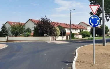 Hamarosan elkészül a Család utca-Szalag utca körforgalma