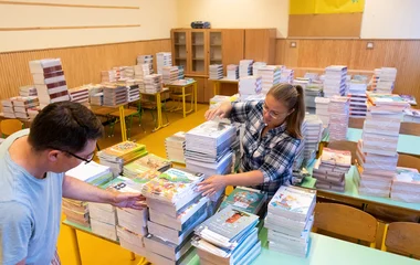 Érkeznek a tankönyvek a nyíregyházi iskolákba is