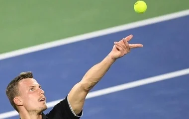 Világbajnokot verve a legjobb 16 között van a nyíregyházi teniszező