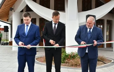 Új buszpályaudvart adtak át Csengerben