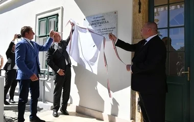  Emlékházat avattak Károlyi Gyula tiszteletére Baktalórántházán