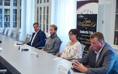 Zene, kiállítás és édesség minden mennyiségben - ezt kínálja a Kállay gyűjtemény