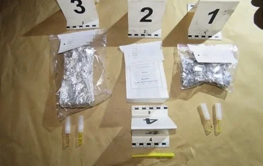 Kábítószergyanús anyagot találtak egy autóban a mátészalkai rendőrök