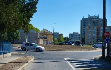 Hivatalosan is átadták Nyíregyháza két új körforgalmát a Család utcán