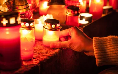  Temetőben is okozhat tüzet a mécses