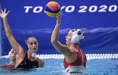 Egy góllal legyőzte a címvédő amerikaiakat a női vízilabda-válogatott