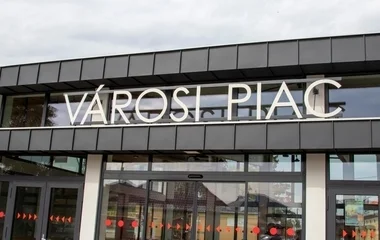 Birtokba vették az árusok és a városlakók a Vásárcsarnokot Újfehértón