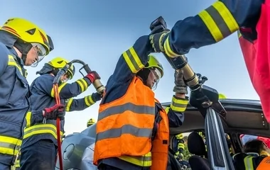 Kamion és személyautó ütközött Debrecenben