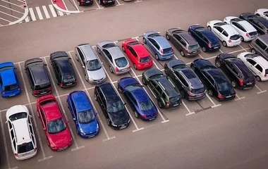Már lehet regisztrálni az ingyenes parkolásra